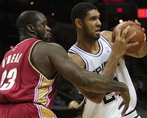 英超 ｜ 主场2比0完胜喜鹊 红军24轮不败13分领跑