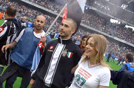 西甲：巴萨连胜三场排名上升