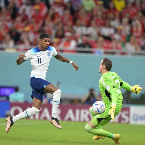 东契奇遭名嘴怒批：他是不防守的球霸+把詹姆斯当波什