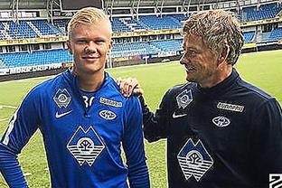 [羽毛球]世界羽毛球巡回赛总决赛小组赛：周天成VS石宇奇