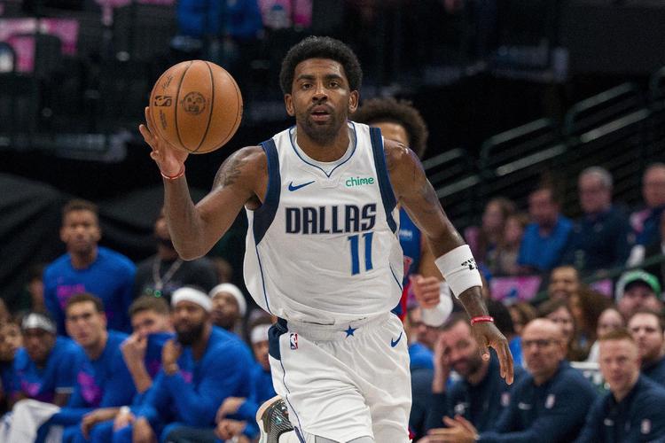 如果报价合适，一月份转会将成为可能，因为斯图加特要求固定转会费。多家俱乐部都对他表示出兴趣。