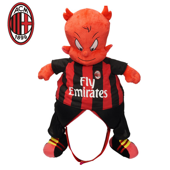 阿莫林被解雇后与妻子微笑现身